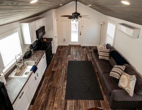 Sunset Cottage, River Rocks Landing With 3 Pools! Bungalow