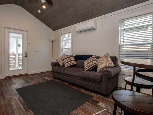 Sunset Cottage, River Rocks Landing With 3 Pools! Bungalow