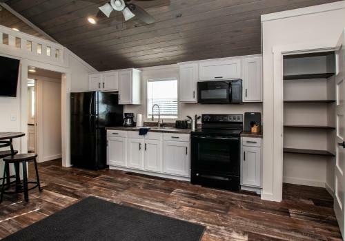 Sunset Cottage, River Rocks Landing With 3 Pools! Bungalow