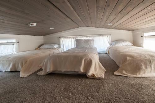 Sunset Cottage, River Rocks Landing With 3 Pools! Bungalow