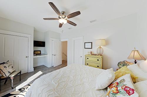 New Listing! Lagoon-front Townhouse With Pool, Deck Townhouse