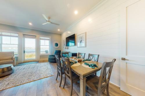 West Side Cottage #q - Coastal Casa