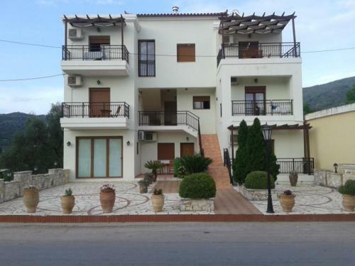 Kandania Apartments