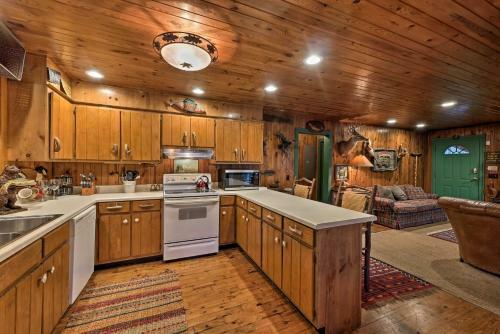 Spacious Waterfront Retreat With Dock And Hot Tub