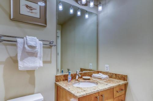 Turquoise Place 2707c
