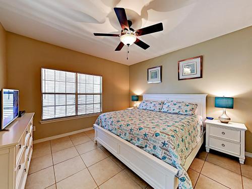 Apartamento Updated Getaway With Pool & Patio Overlooking Pond Condo