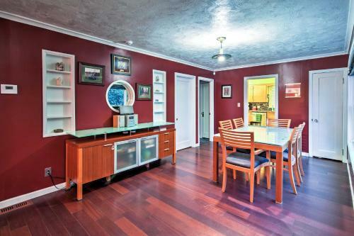 Downtown Anchorage Home, 1 Block To Coastal Trail!