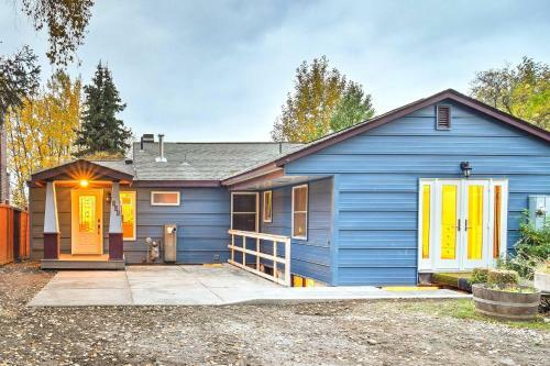 Downtown Anchorage Home, 1 Block To Coastal Trail!