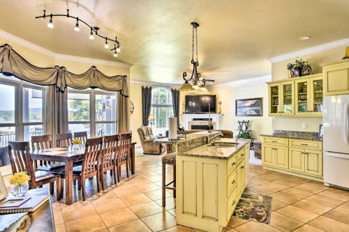 Luxe Lakefront Scottsboro Home With Boat Slip And Pool!