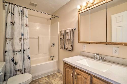 Peaceful Mountain-view Home - Walk To Kenai Lake!