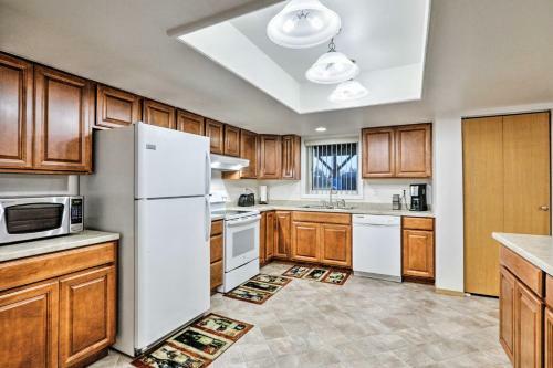 Fairbanks Alaskan Abode, 1 Mi To Pioneer Park