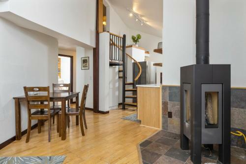 Girdwood Mountain House
