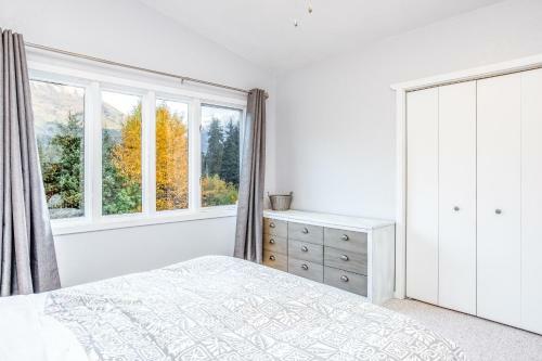 Cozy Crystal Mountain Condo