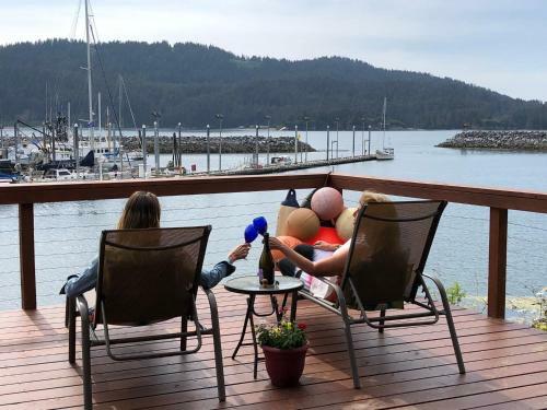 Asta Waterfront Suite