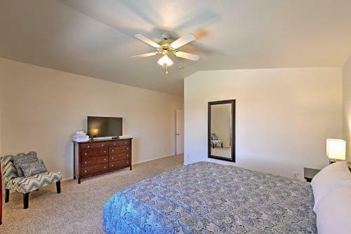 Spacious Phoenix Area Escape With Private Pool Patio
