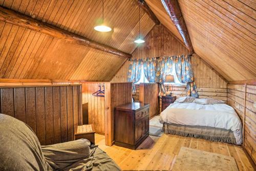 Cozy Kenai Riverfront Cabin Fishing Paradise