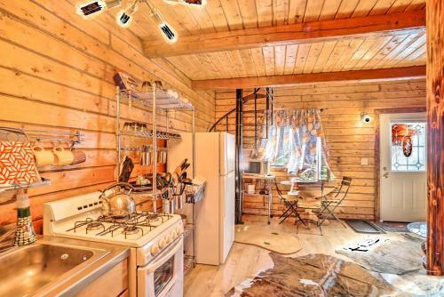 Cozy Kenai Riverfront Cabin Fishing Paradise