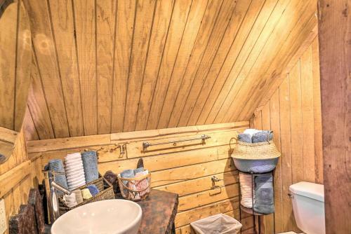 Rustic Sterling Cabin With Kenai River Views!