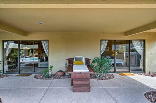 Walkable Carefree Casita With On-site Pool And Jacuzzi!