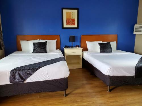Hotel Pinecrest Inn & Suites