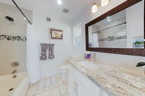 New Listing! Luxe Getaway With Pool & Mountain Views Home