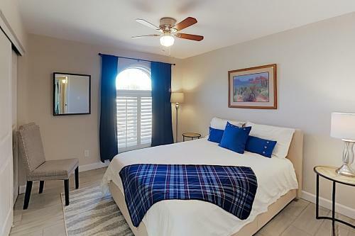New Listing! Luxe Getaway With Pool & Mountain Views Home