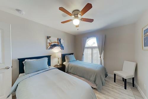 New Listing! Luxe Getaway With Pool & Mountain Views Home