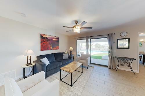 New Listing! Luxe Getaway With Pool & Mountain Views Home
