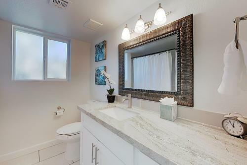 New Listing! Luxe Getaway With Pool & Mountain Views Home