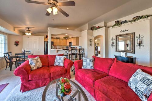 Home With Fire Pit And Grill, 4 Mi To Lake Havasu
