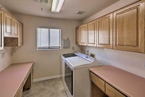 Zen Desert Oasis With Lake View, 1 Mi To Beach!