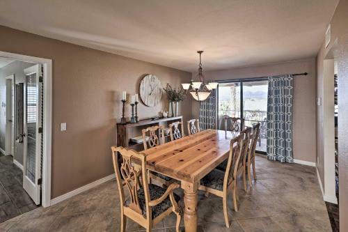 Zen Desert Oasis With Lake View, 1 Mi To Beach!