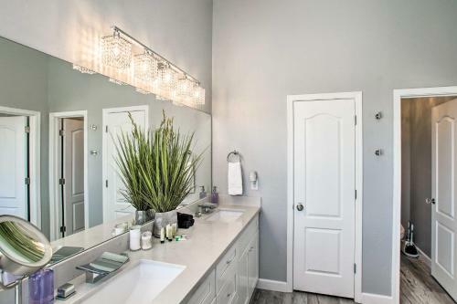 Spacious, Updated Resort Home On Golf Course!