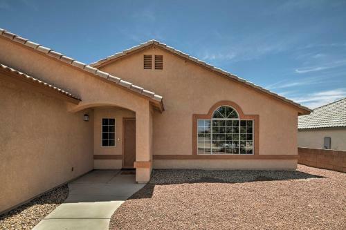 Peaceful Fort Mohave Home 6 Miles Colorado River!