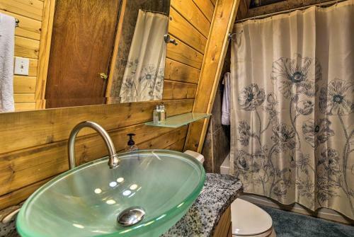 Munds Park Cabin With Furnished Deck And Fire Pit!