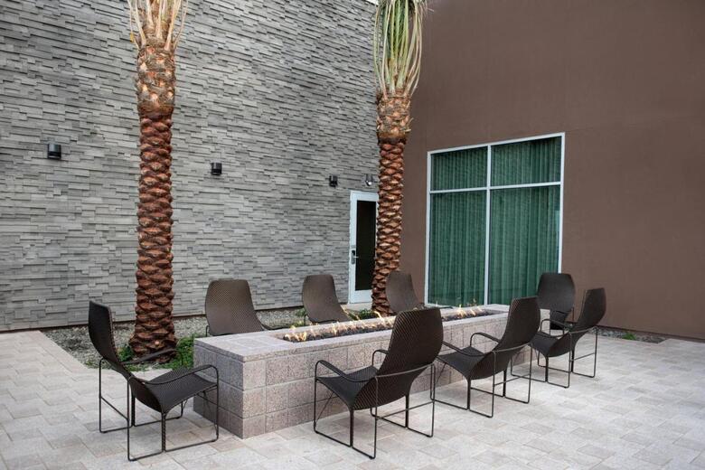 Hotel Courtyard By Marriott Mesa At Wrigleyville West