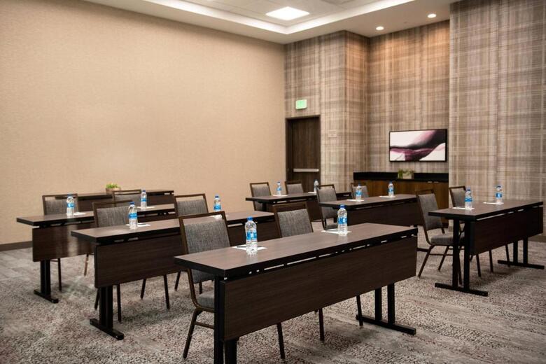 Hotel Courtyard By Marriott Mesa At Wrigleyville West