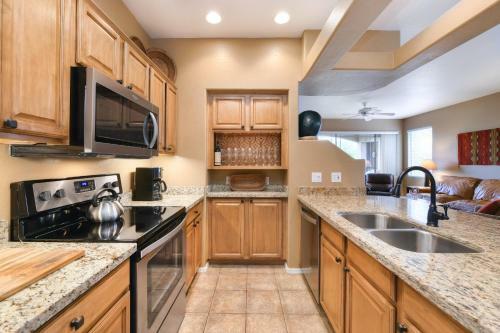 Vistoso Condo #218c