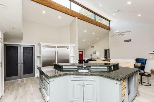 Everett Street Retreat
