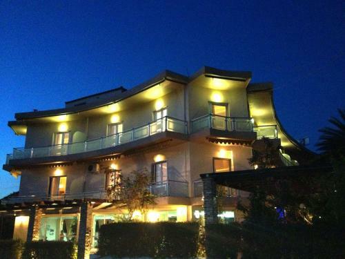 Souris Hotel