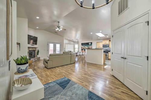 Modern Retreat With View, 9 Mi To Wahweap Beach