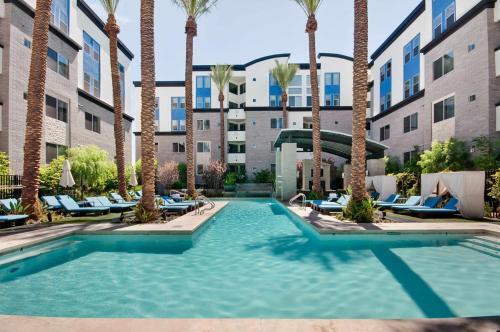 Apartamento Upscale Complex - King Beds - View Of Resort Style Pool With Parking
