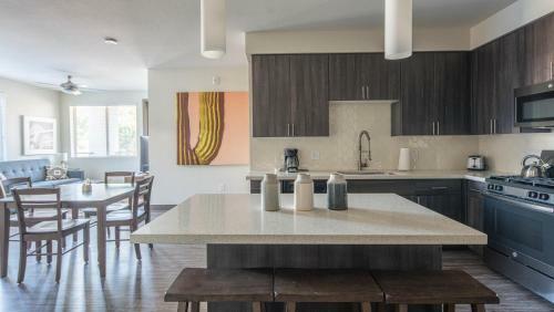 Apartamento Wanderjaunt - Chic Central Phoenix Apts