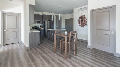 Apartamento Wanderjaunt - Chic Central Phoenix Apts