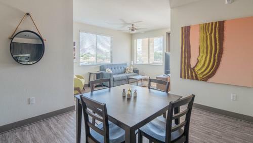 Apartamento Wanderjaunt - Chic Central Phoenix Apts