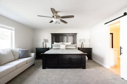 Family Friendly Modern With Gated & Heated Pool Home