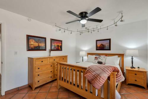 Stylish Scottsdale Home With Yard Pets Welcome