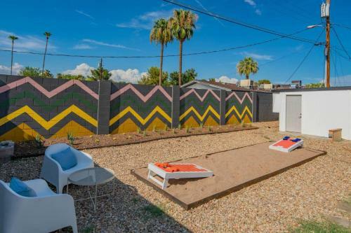 Sleek 2br Phoenix Townhome By Wanderjaunt