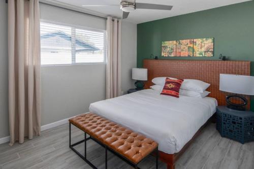 Sleek 2br Phoenix Townhome By Wanderjaunt