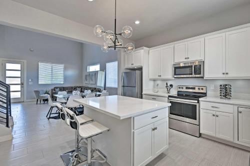 Upscale Phoenix Home With Backyard, Near Golf!